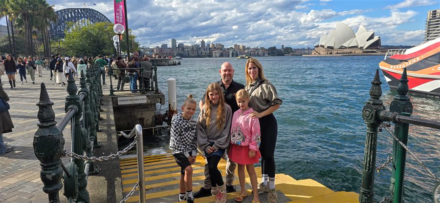 Ons gezin bij de haven van Sydney